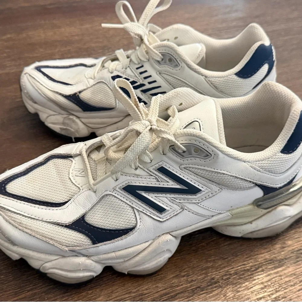 New Balance White and Navy Chunky Retro Sneakers - Picture 3 of 7